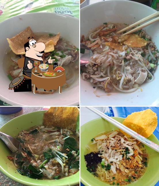 ก๋วยเตี๋ยวหมูซอย 12 สาขาศรีราชา
