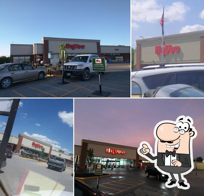 Hy-Vee Grocery Store