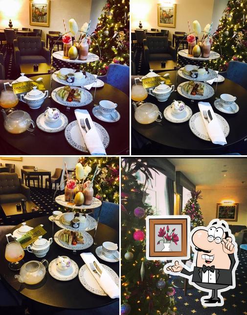 Seasons Restaurant & Lounge