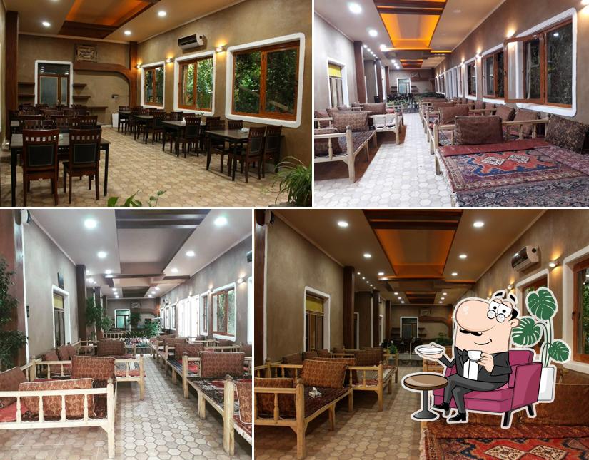 Roz E Sefid Restaurant