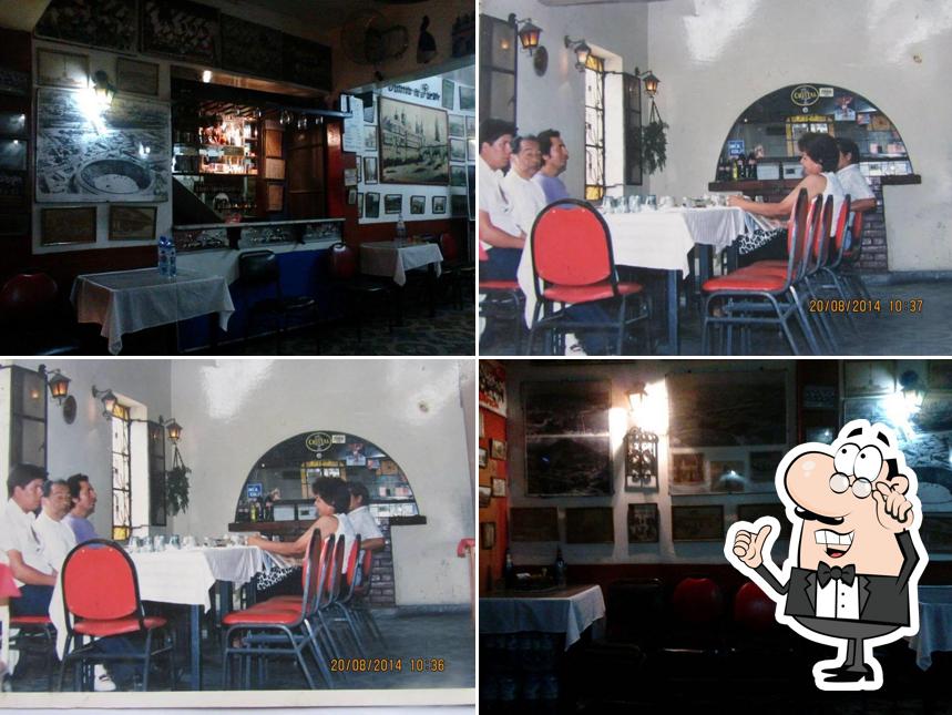 Restaurant, Peña - "Juntito al puente" por Carlos Tello Lizarraga Lima