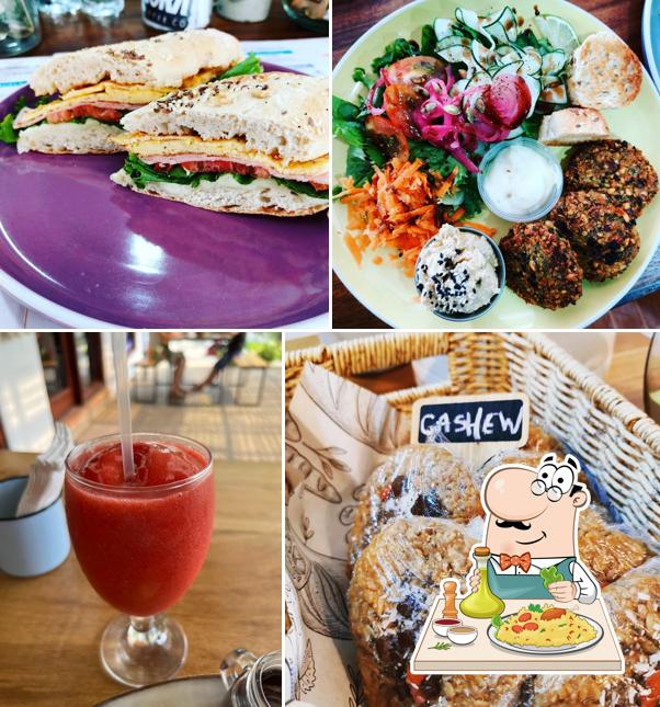 Hibiscus bagel & café flamingo