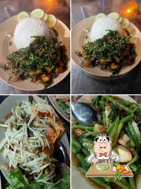 ร้านข้าวต้มอารีย์