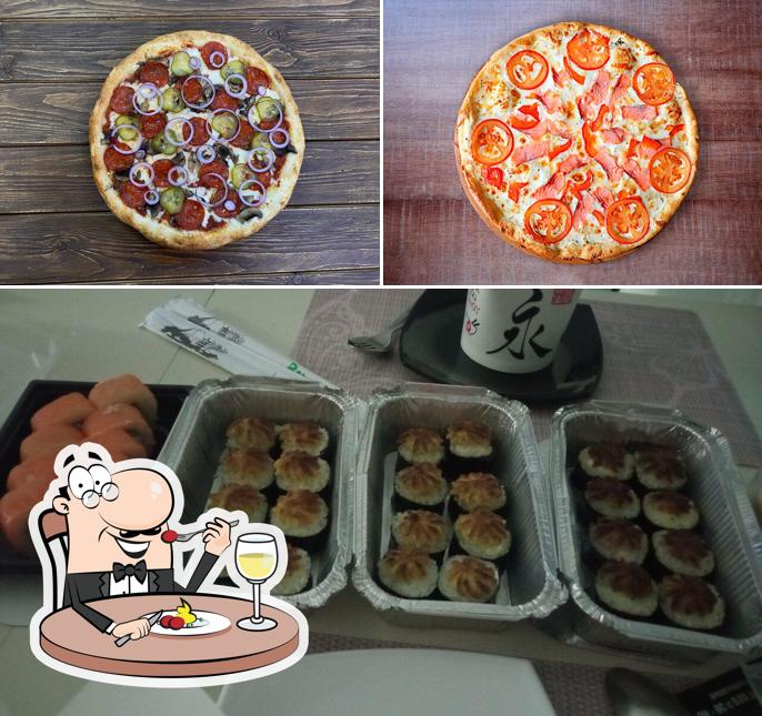 Блюда в "Хлебе из тандыра, Маууа Pizza."