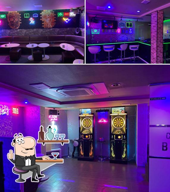 CLUB BAR B-rain