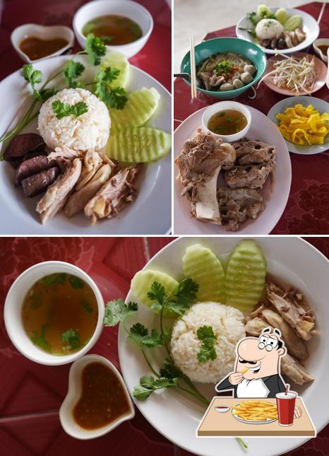 ร้านก๋วยเตี๋ยว อาเที่ยง