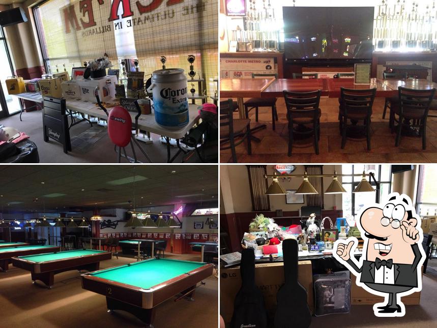 Rack'em Pub & Billiards