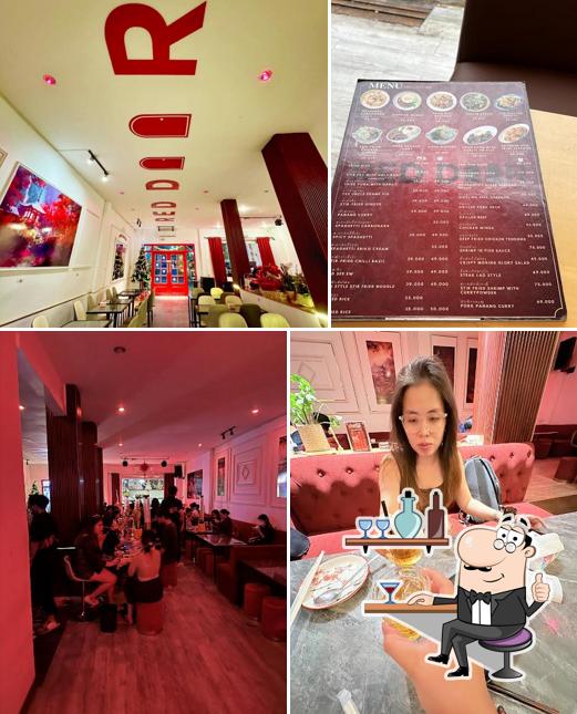 Red Door Café & Bar