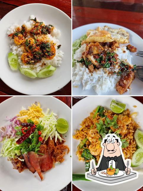 ร้านเกษม ก๋วยเตี๋ยวหมูเตาฟืน อาหารตามสั่ง