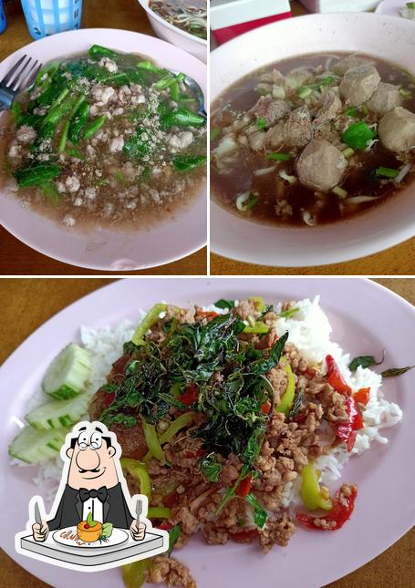 ร้านข้าวแกง&ก๋วยเตี๋ยวเอ็นแก้วตุ๋นเจ๊แหม่มby.อั้ม คิกคาปู้