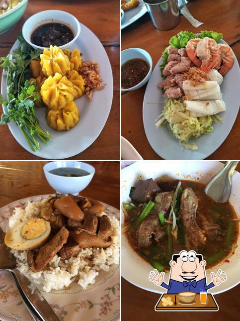 คุณอุ้ม ก๋วยเตี๋ยว ข้าวขาหมู
