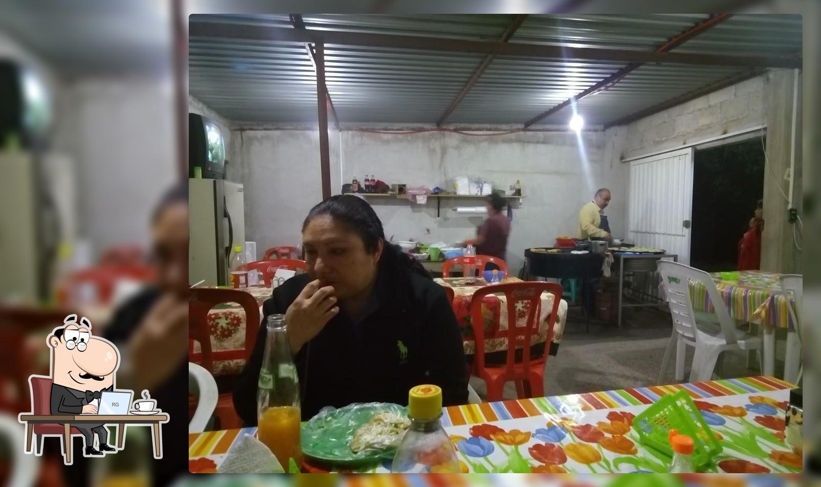 Antojitos La Chalupa