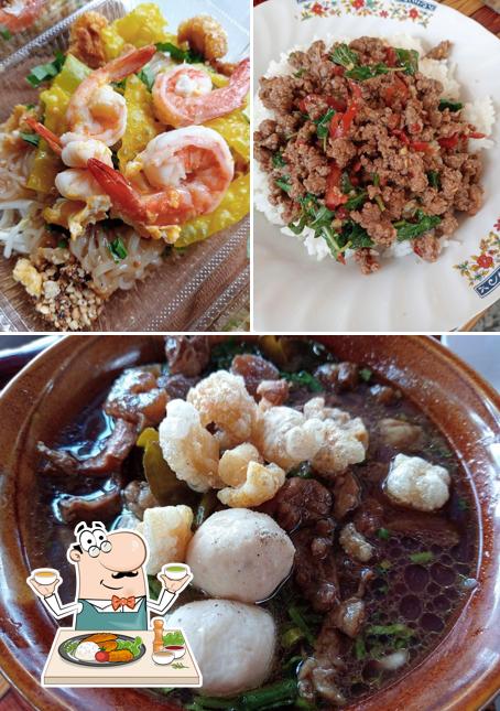 ร้านป้าออบอาหารตามสั่ง สุโขทัย