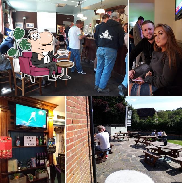 The Royal Oak Hollywater