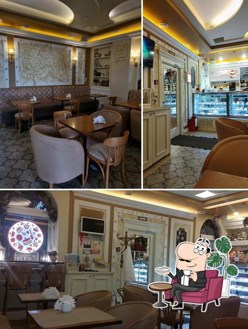 Забронируйте столик в "Пушкине кейк"