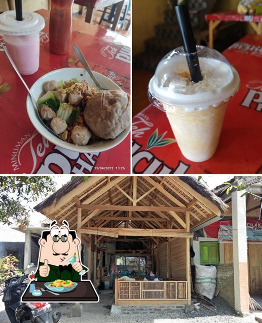 Warung. Bakso Teh Ela