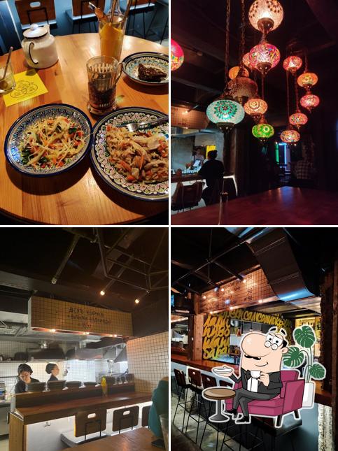 Посмотрите на внутренний интерьер "Петрограда-Арта"