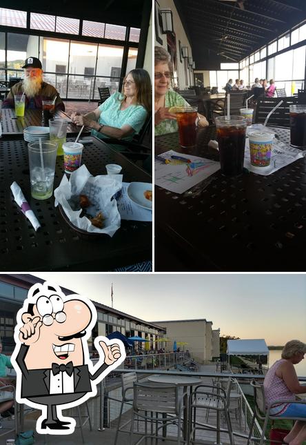 Off Shore Bar & Grill