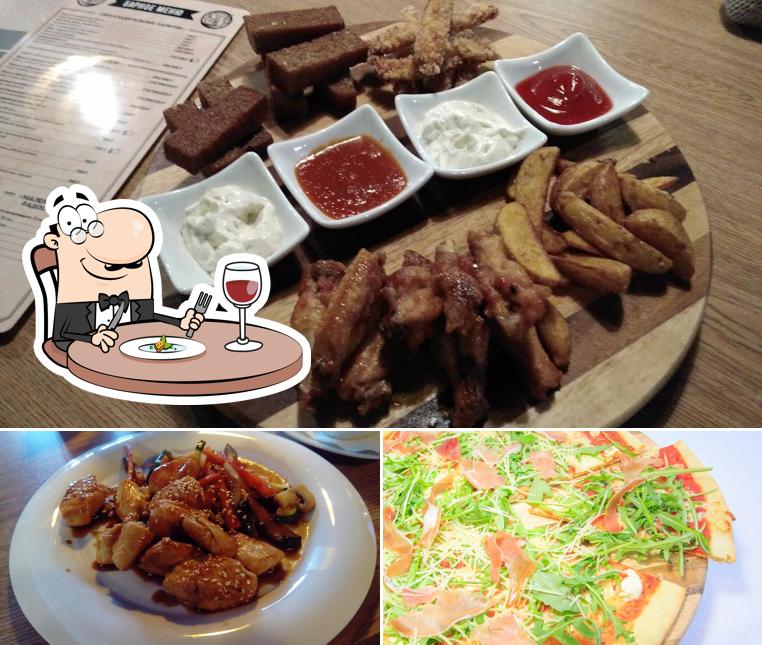 Еда в "кафе пиццерия Piu del Cibo"