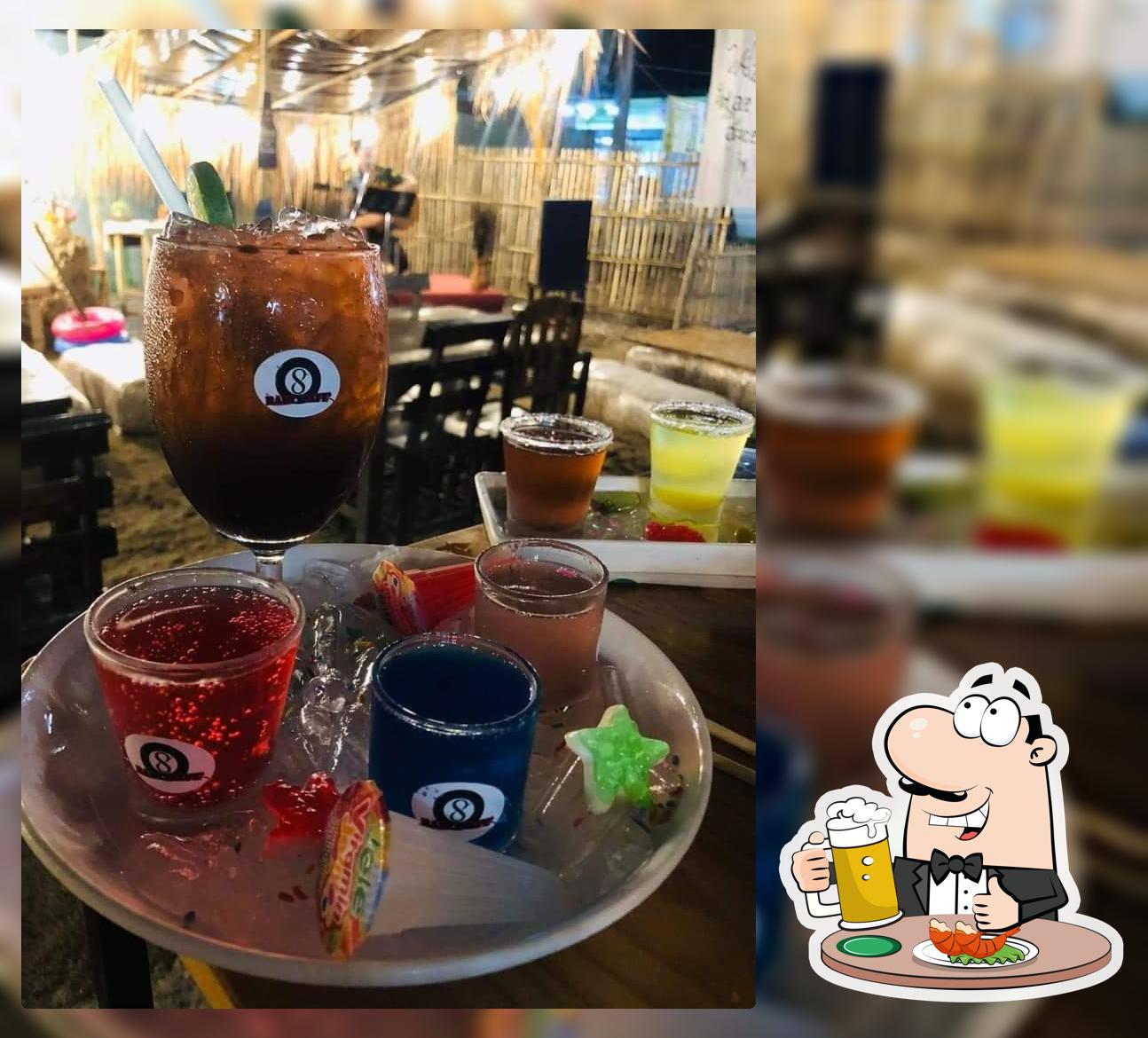 8 BAR cafe^