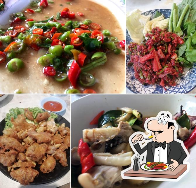 ร้านอาหารจุ่มแซบกลางทุ่ง