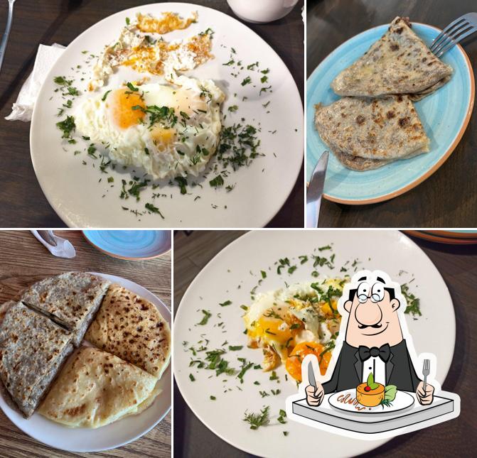 Еда в "Амале"