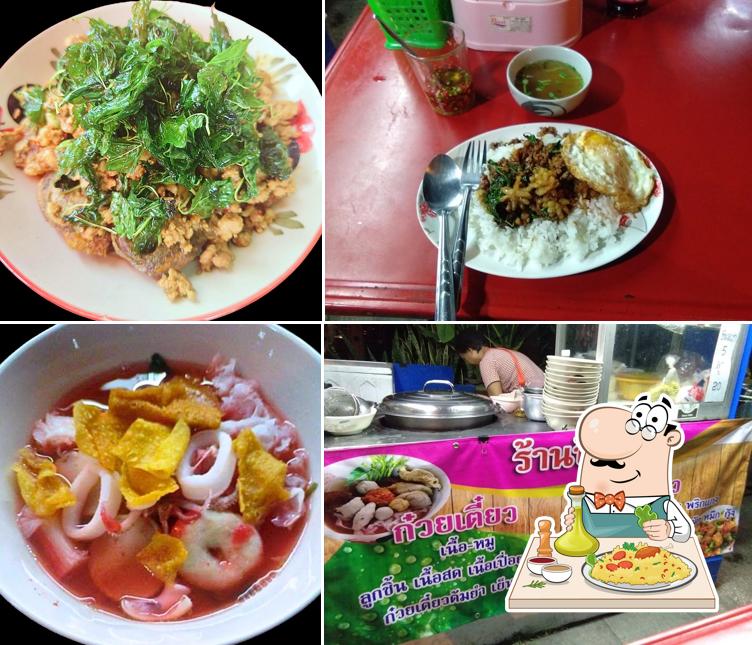 Thai friedrice and thai noodle