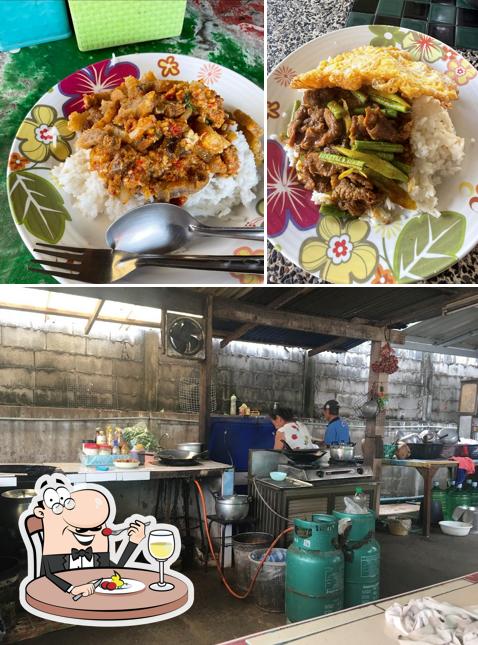 กระเพราร้านยาย