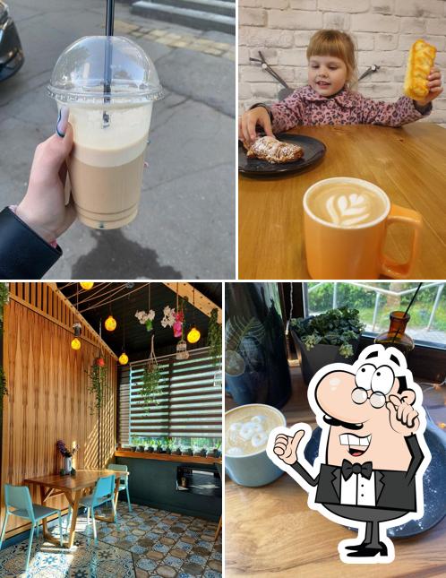 Посмотрите на это изображение, где видны внутреннее оформление и напитки в Чебуречная