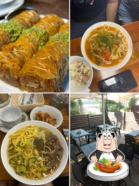 Еда в "чайхане Тандыр"