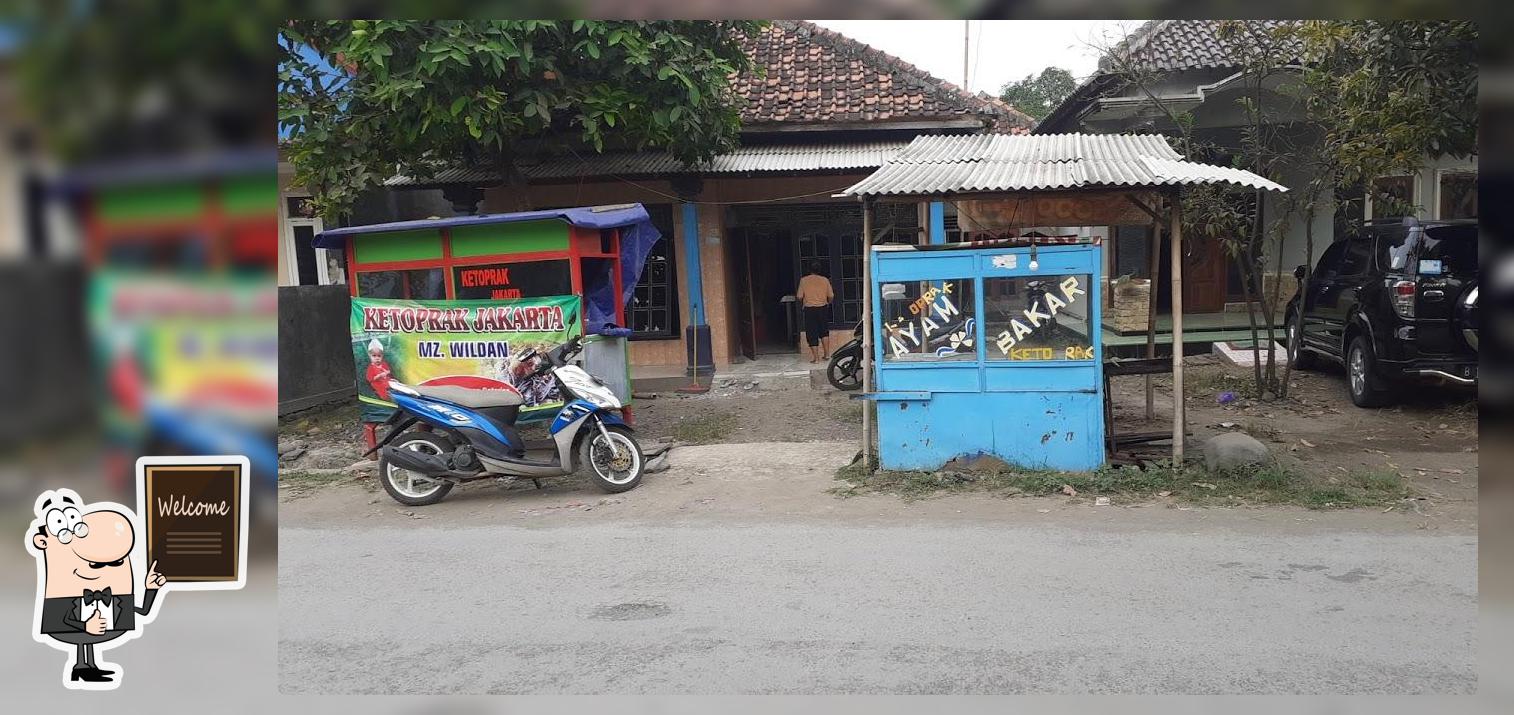 AYAM BAKAR FAMILY