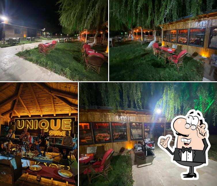 Unique redriver restaurant and lounge