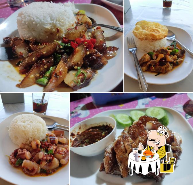 กระเพราพริกแห้ง