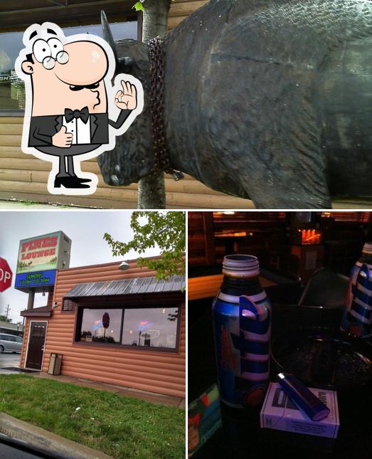Pines Lounge