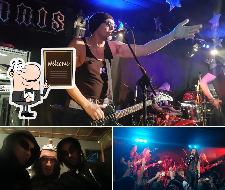 Взгляните на снимок паба и бара "Рок бар Irris"