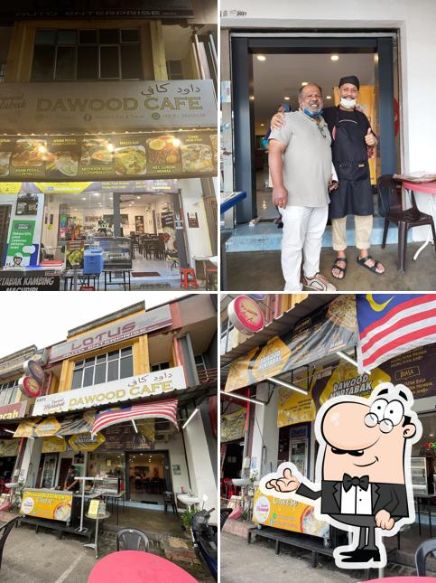 Dawood Cafe Senai - Murtabak, Asam Pedas Johor & Ayam Gepuk