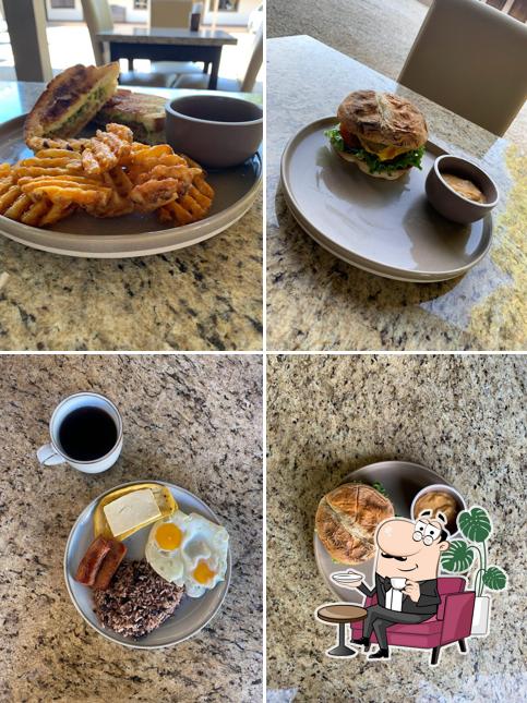 Las Tinajas Café & Bistró