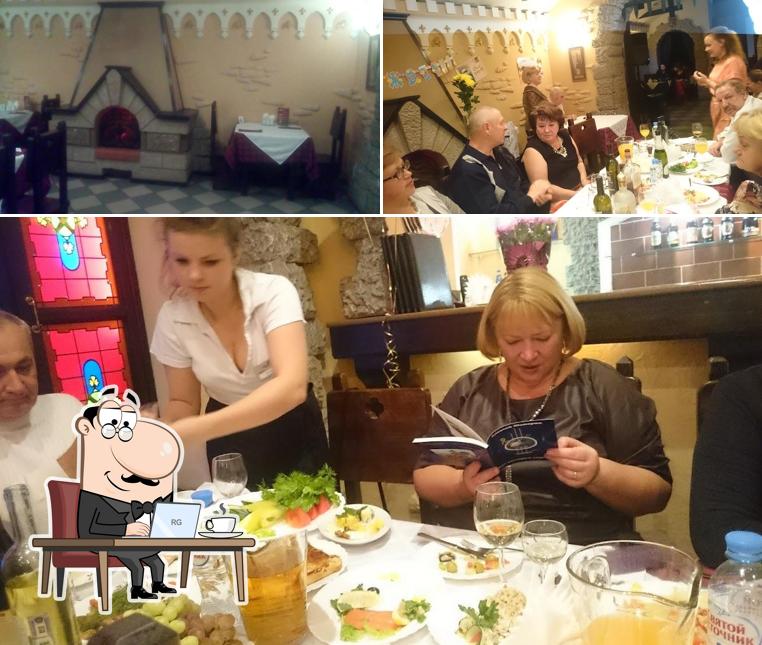 Посмотрите на внутренний интерьер "Квинстауна"