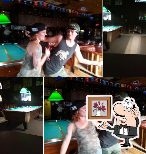 Dockside Bar & Grill