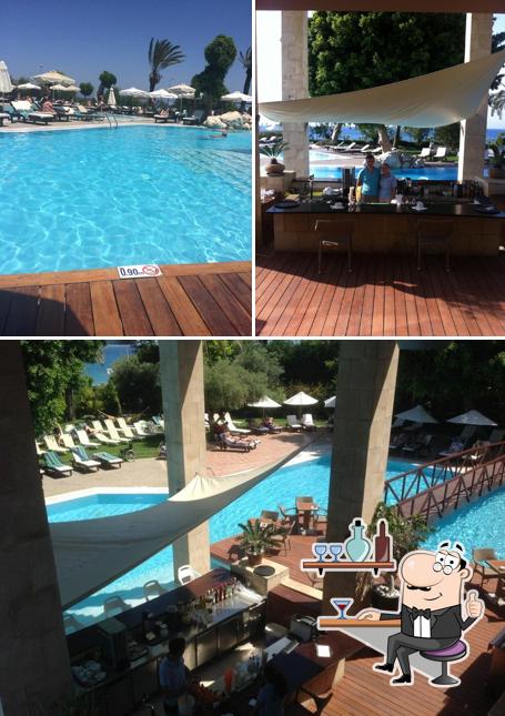 Amathus Beach Hotel Pool Bar