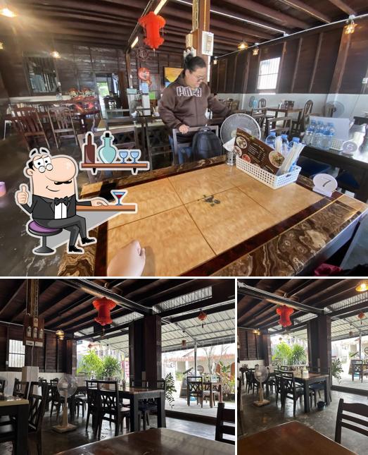 ร้านก๋วยเตี๋ยวเย็นตาโฟบ้านก๋ง