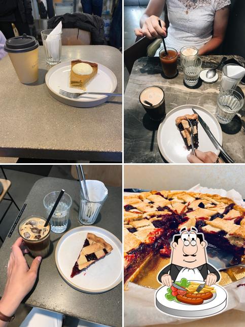 Еда в "Парадной"