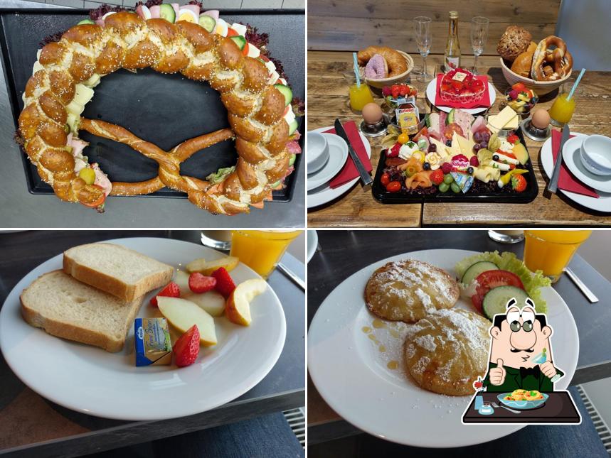 Hutterer Bäck bread and coffee