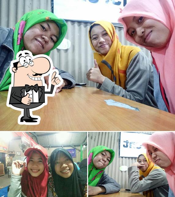 Oplostar Cafe Pare