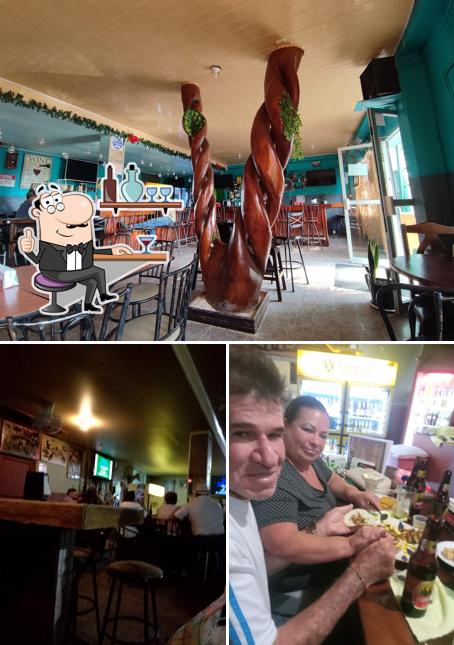 Bar Charlie's