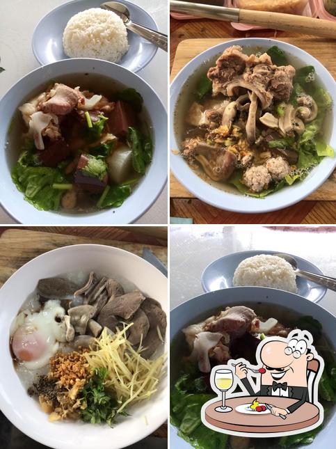 ร้านต้มเลือดหมูน้องแนน ส.11