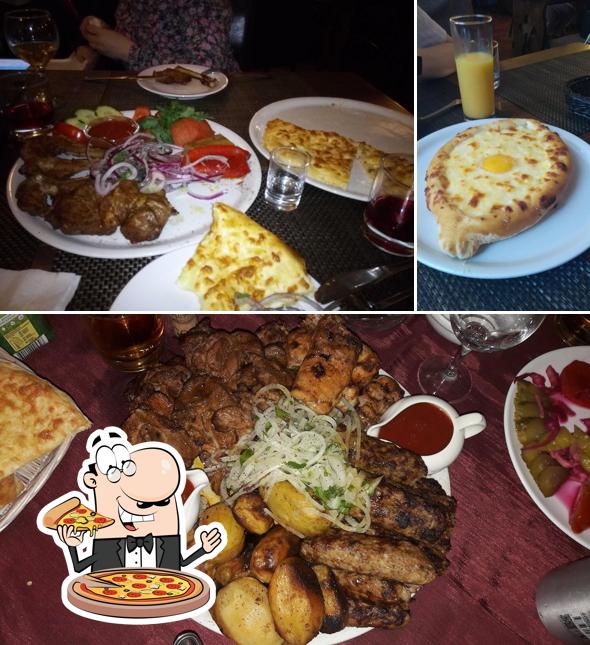 Отведайте пиццу в "Кафе "Руно""