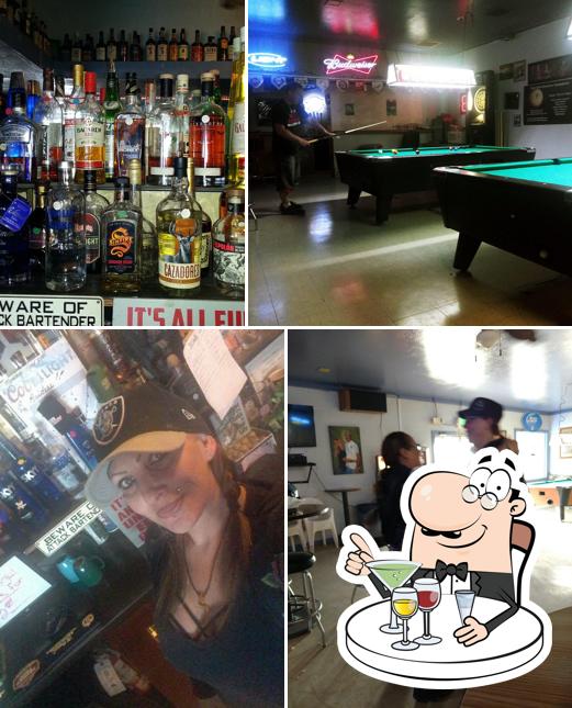 Slidin Clyde's Tavern