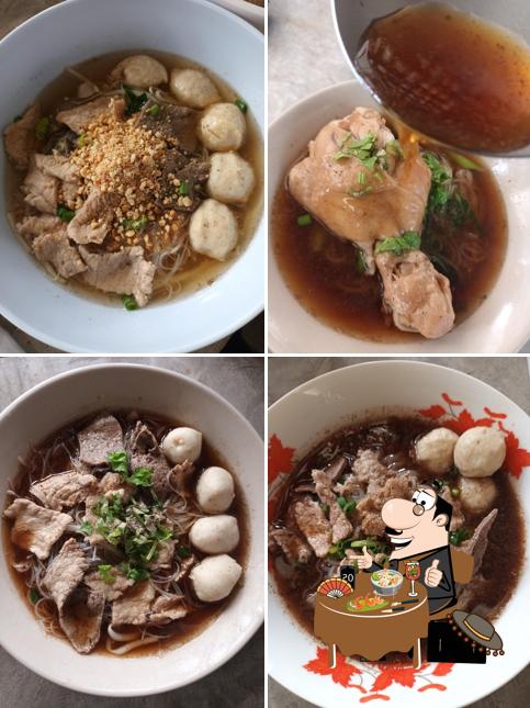 ก๋วยเตี๋ยวน้ำตกหมู เขาขาด ท่าตะโก