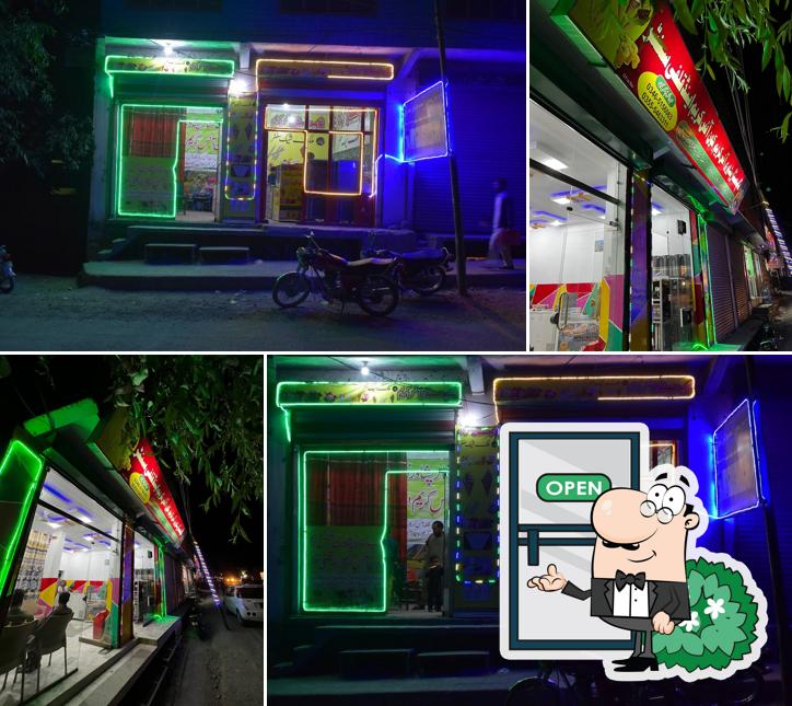 Top Star Peshawari ice cream, kulfi and milkshakes center (benazir chowk branch)